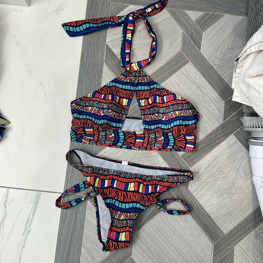 Women’s bathing suit